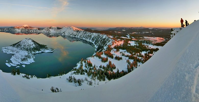 Snowshoeing at crater lake is an incredible outdoor experience. Photo via Pixabay