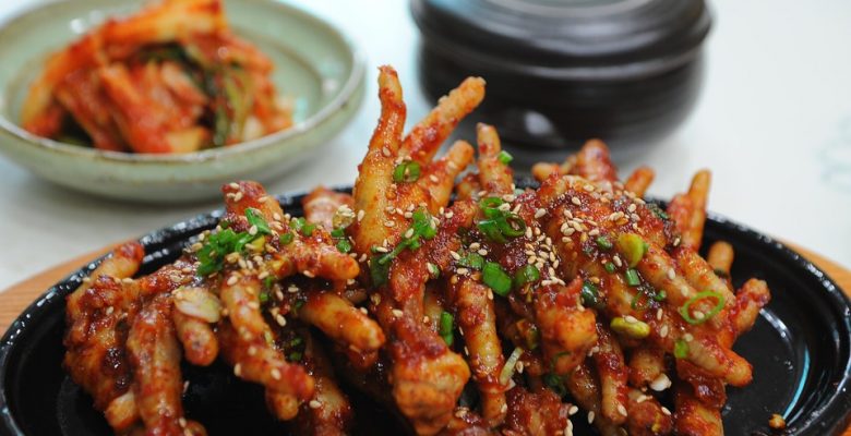 I ate chicken feet. What about you? Would you dare to eat chicken feet?