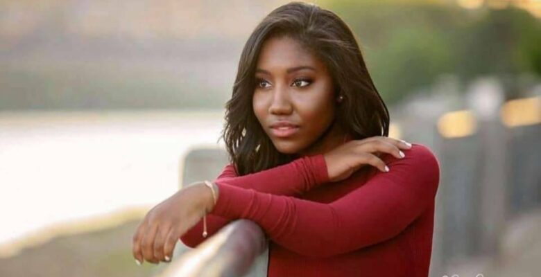 Simone Scott, 19. After the second shot experienced nose bleeds, irregular heart beat and dizziness. She first underwent an emergency heart lung bypass and then when that failed an emergency heart transplant, which also failed. Simone died following the surgery.